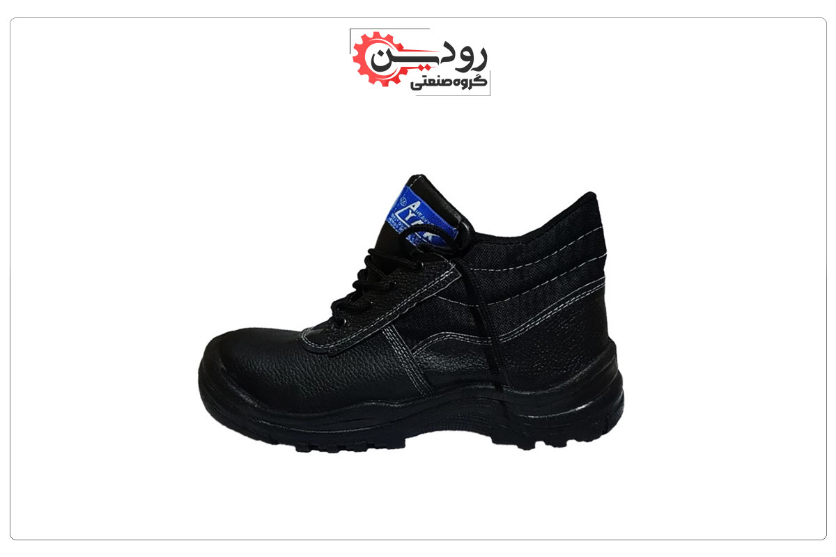 ایمن آیاک تبریز به تولید کفش ایمنی با کیفیت قیمت مناسب پرداخته است.