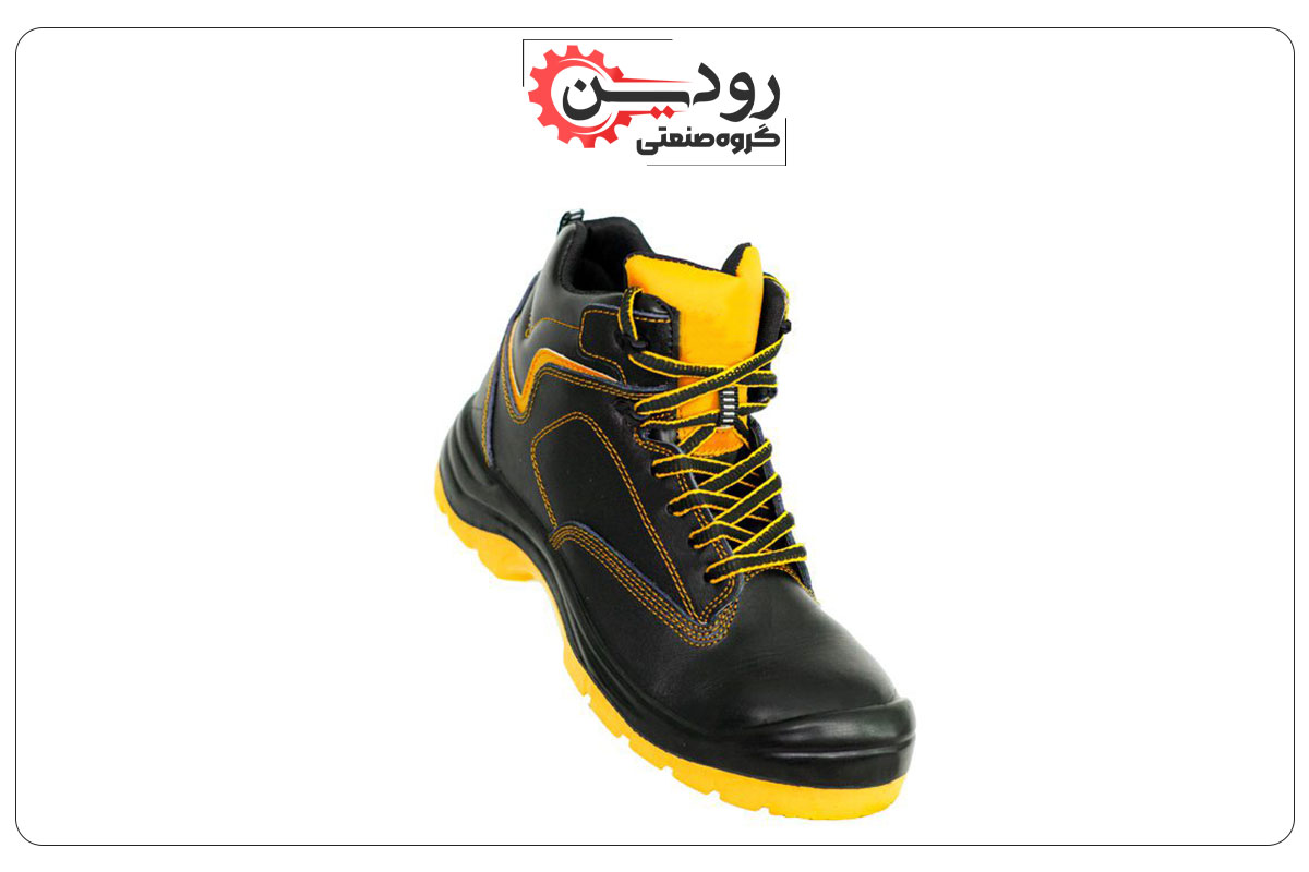 کفش ایمنی که عایق برق فشار قوی باشد باید بالای 20 کیلو ولت را مقاومت کند.