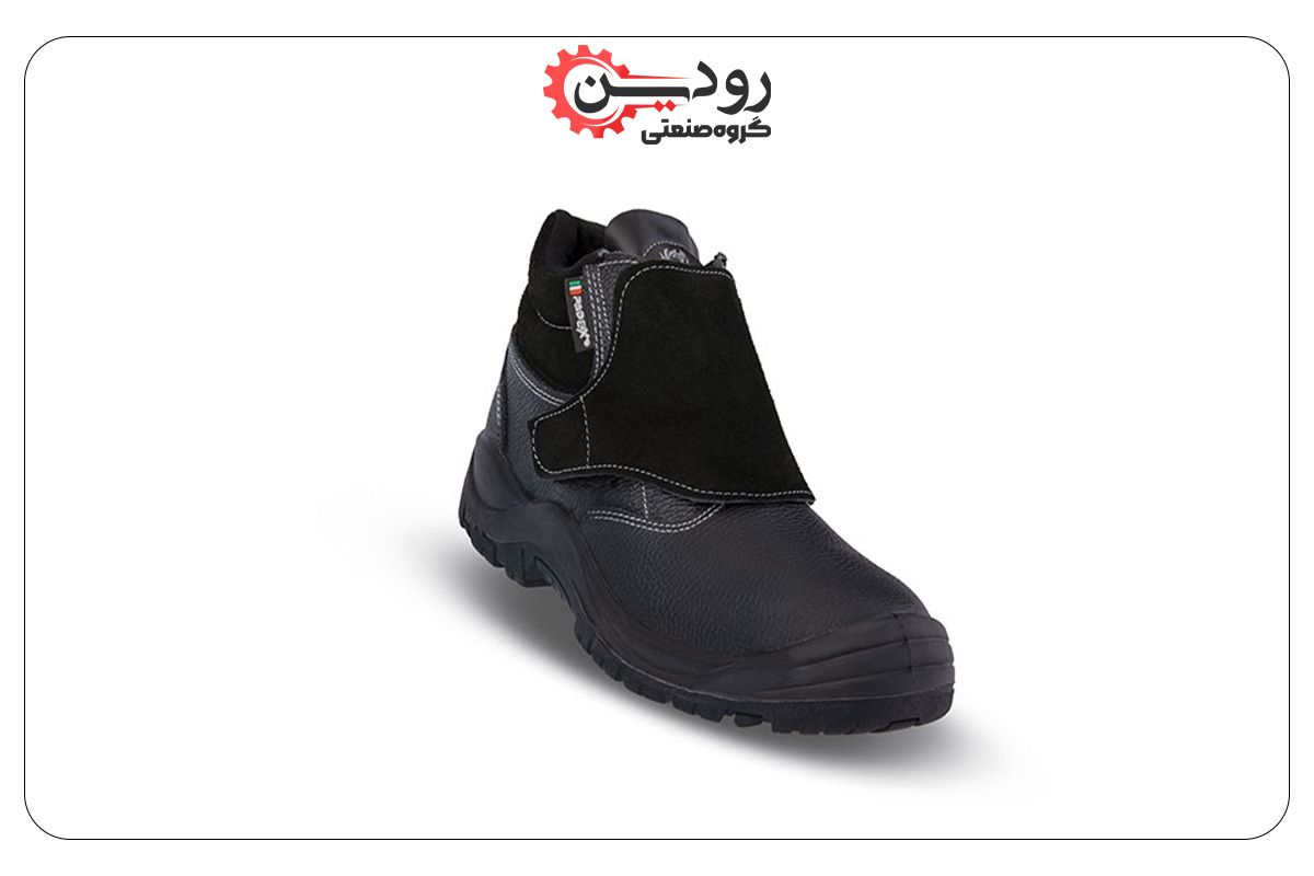 کفش ایمنی اورانوس پادکس از زیره لاستیک تولید شده است.